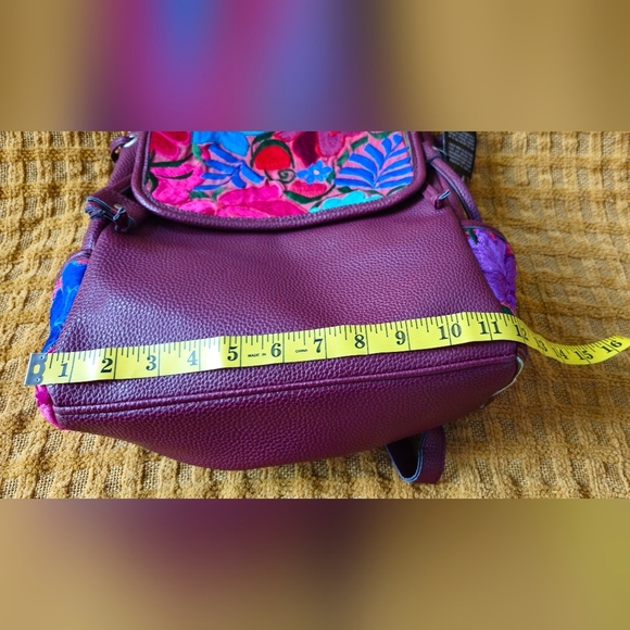 NWT-Costa Maya Burgundy Floral Embroidered Backpack - Picture 4 of 11